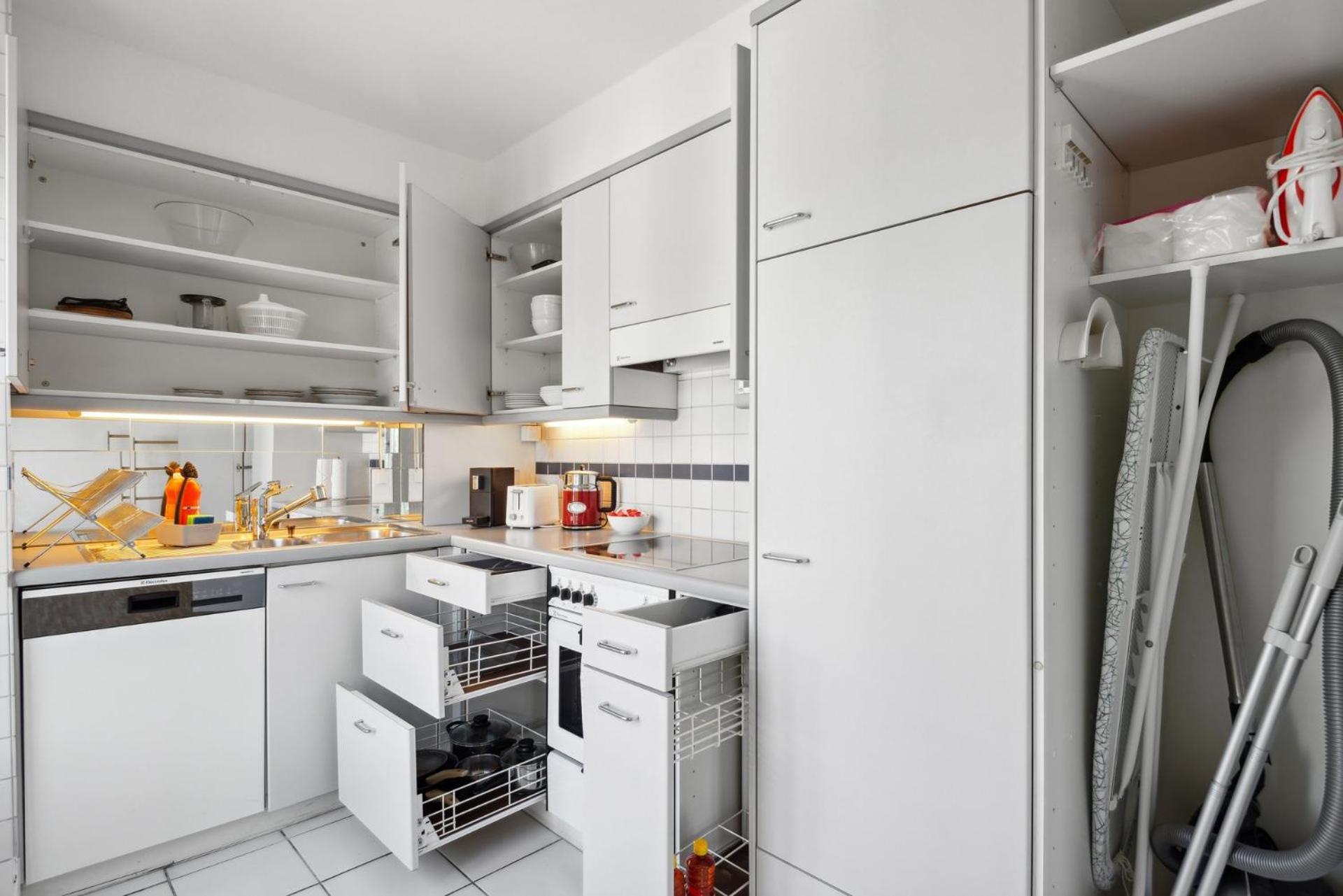 Spacious Central Apartments Hoting Цюрих Экстерьер фото