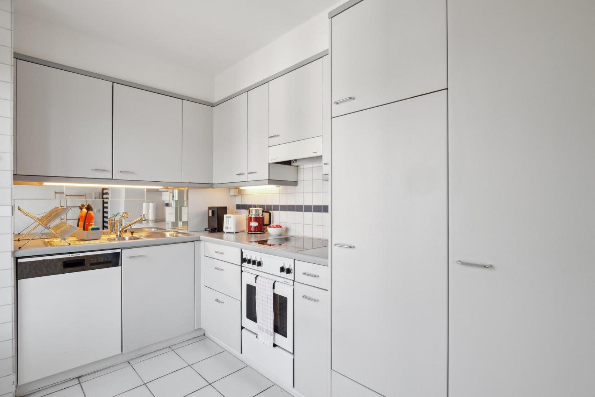 Spacious Central Apartments Hoting Цюрих Экстерьер фото